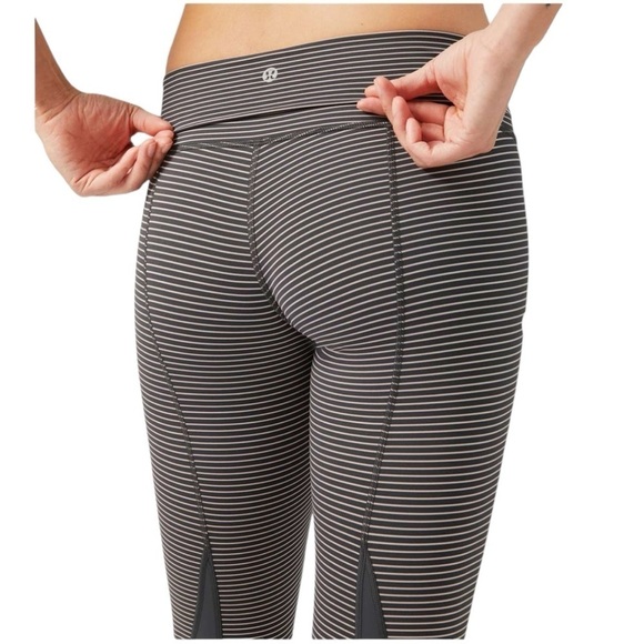 Lululemon Wunder Under Sz 4 Crop High-Rise *Roll Down Scallop Luxtreme 23" - Picture 2 of 13